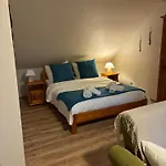 Dworek Na Uboczu